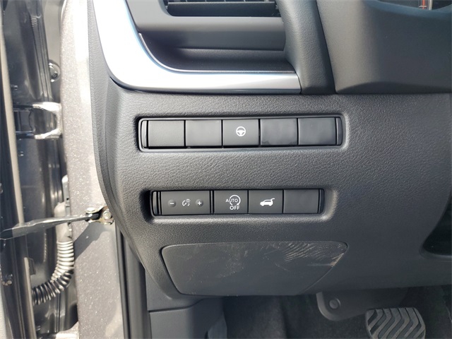 2026 Nissan Rogue SV photo 10