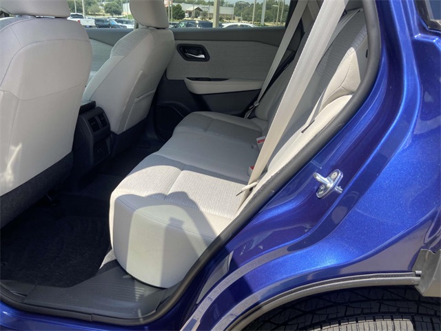 2023 Nissan Rogue SV photo 9