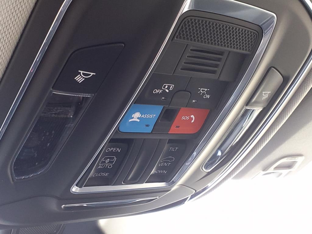 2024 Jeep Grand Cherokee Laredo photo 19