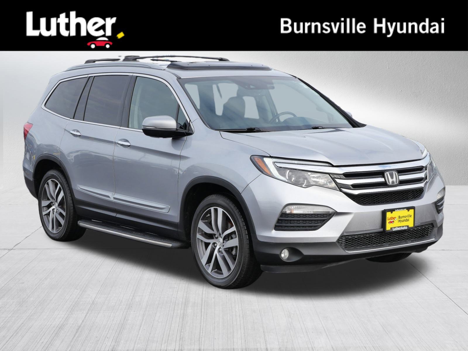 2016 Honda Pilot Elite's photo