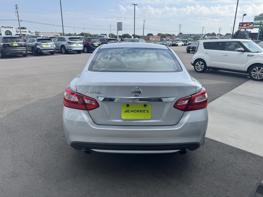 2016 Nissan Altima 2.5 S photo 8