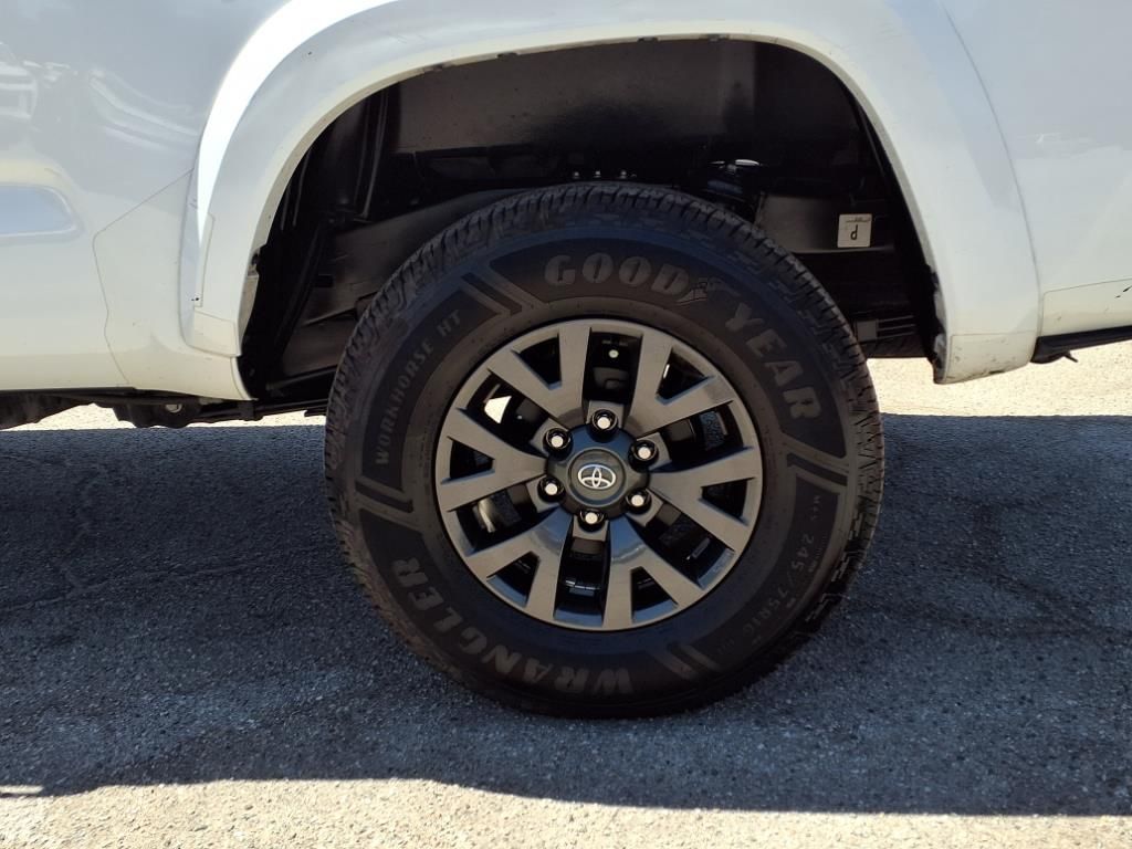 2023 Toyota Tacoma TRD Sport V6 photo 5