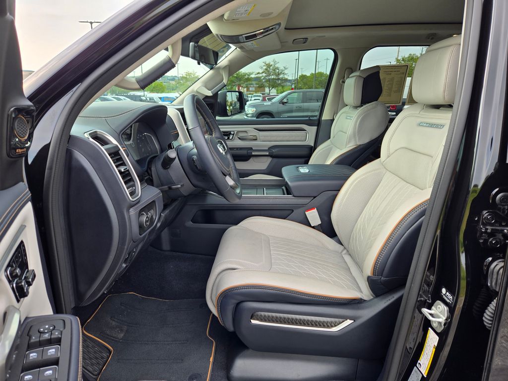 2025 Ram 1500 photo 13