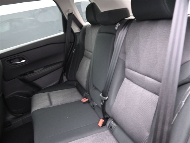 2026 Nissan Rogue SV photo 7