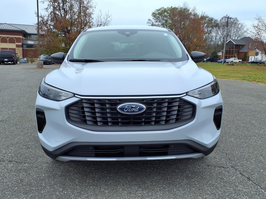2025 Ford Escape Active photo 2