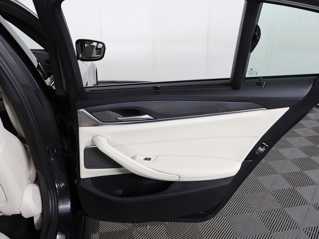 2022 Bmw M550i xDrive photo 29