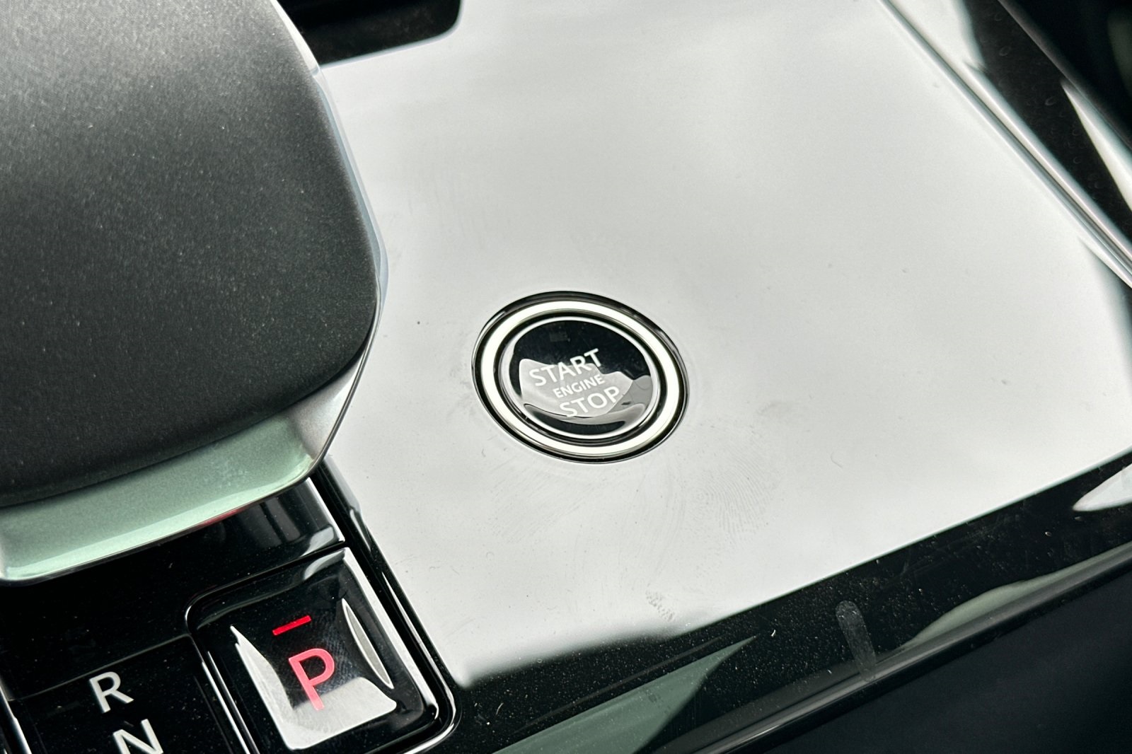 2025 Land Rover Range Rover Sport P360 S photo 24