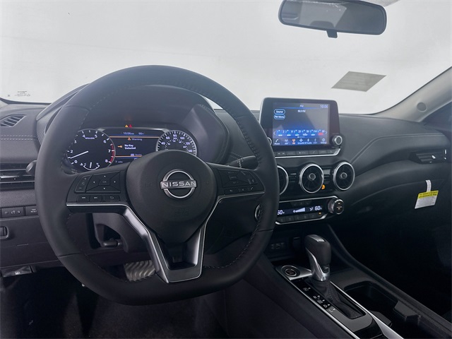 2025 Nissan Sentra SV photo 13