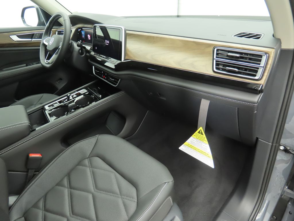 2026 Volkswagen Atlas SE Technology photo 17