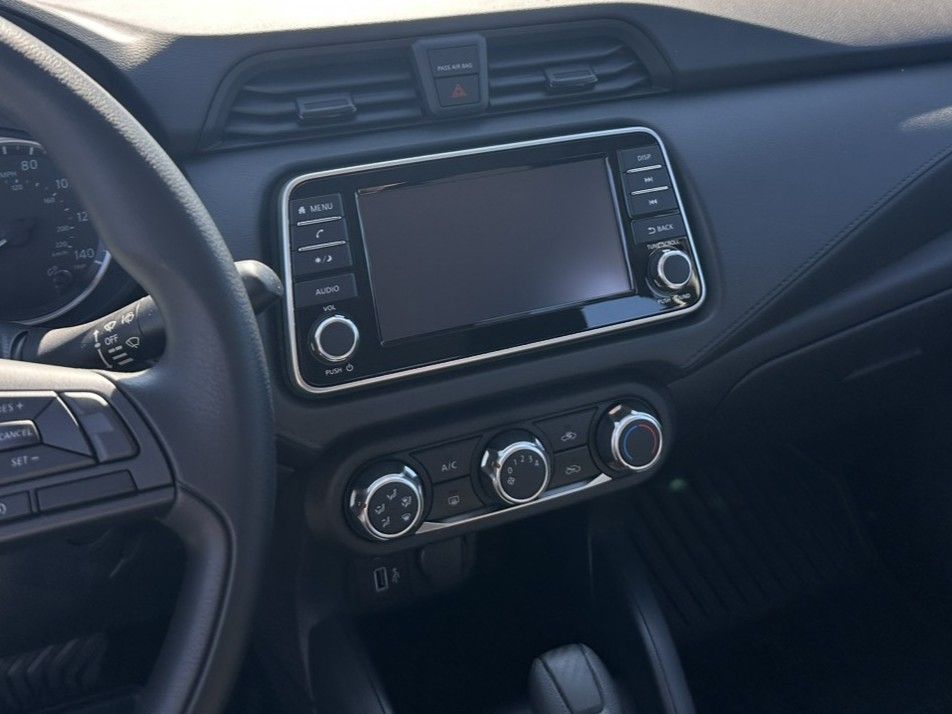 2025 Nissan Versa 1.6 S photo 17