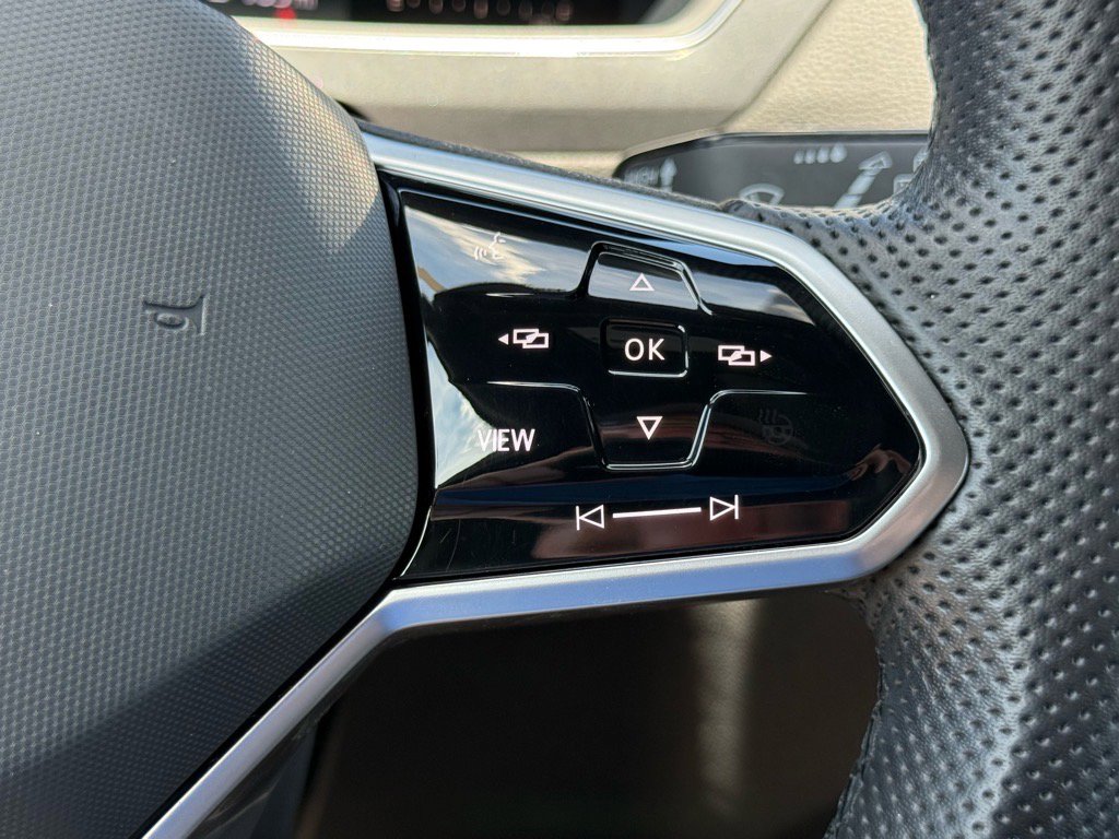 2023 Volkswagen Tiguan SE R-Line Black photo 29