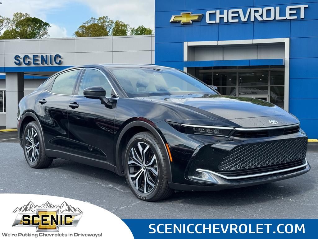 2024 Toyota Crown XLE's photo