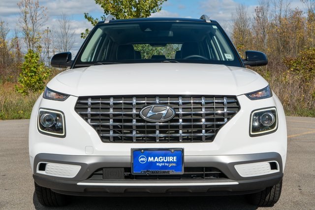 2022 Hyundai Venue SEL Limited photo 3