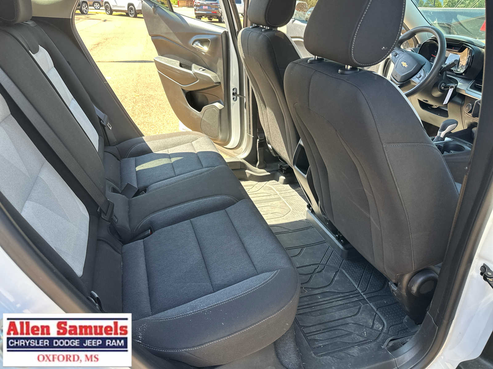 2025 Chevrolet Trax LS photo 15