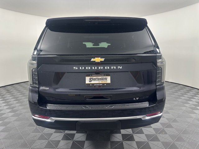 2025 Chevrolet Suburban LT photo 3