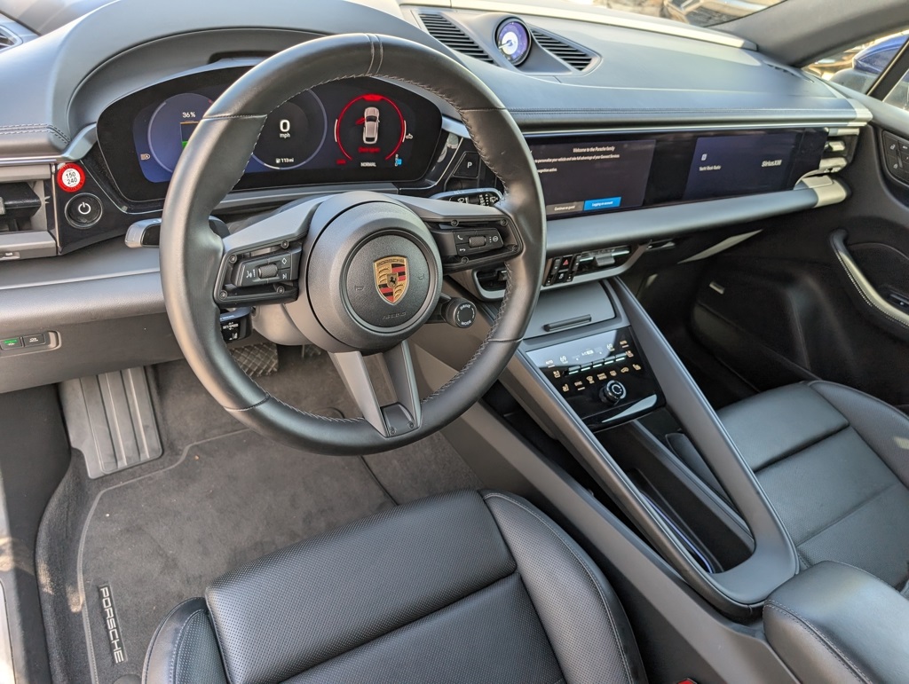 2024 Porsche Macan Electric 4 photo 4