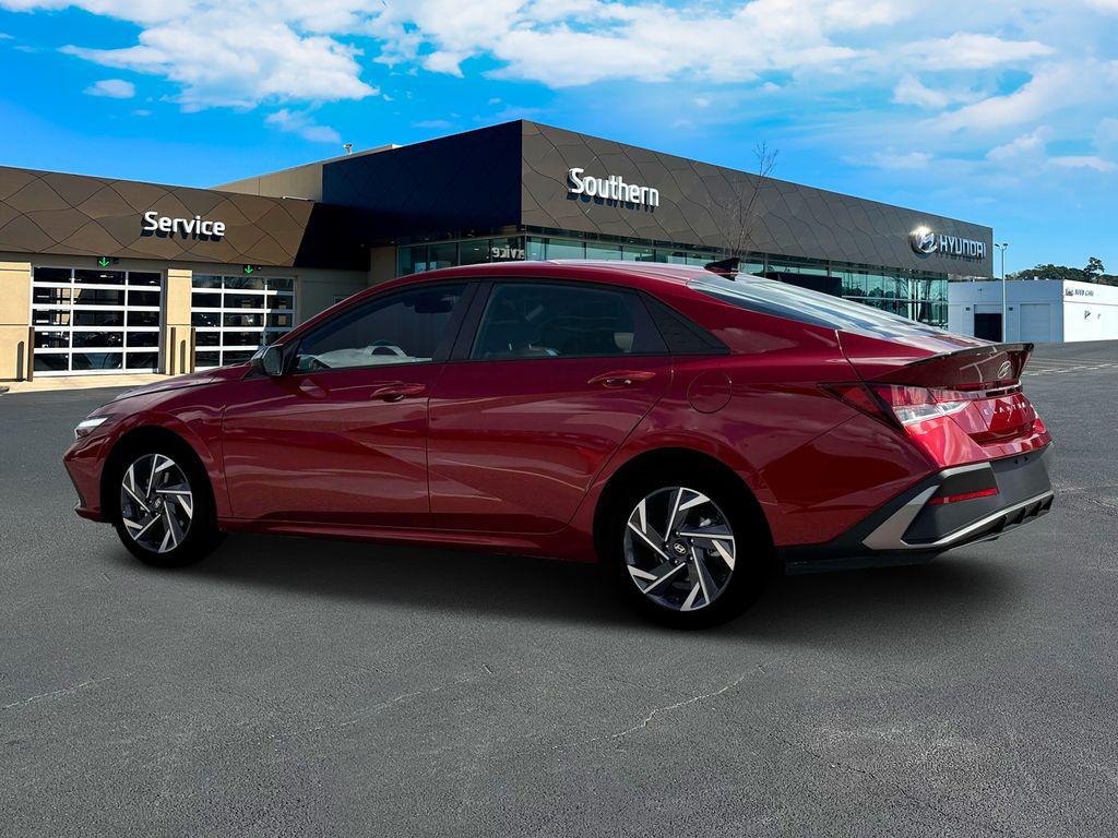 2025 Hyundai Elantra SEL Sport photo 2