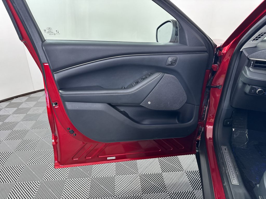 2021 Ford Mustang Mach-E Premium photo 39
