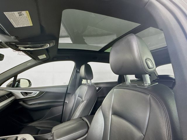 2019 Audi Q7 45 Premium photo 17