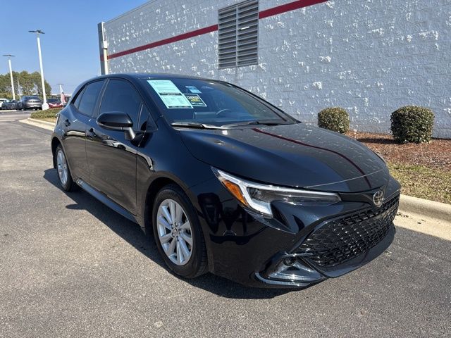 2025 Toyota Corolla Hatchback SE