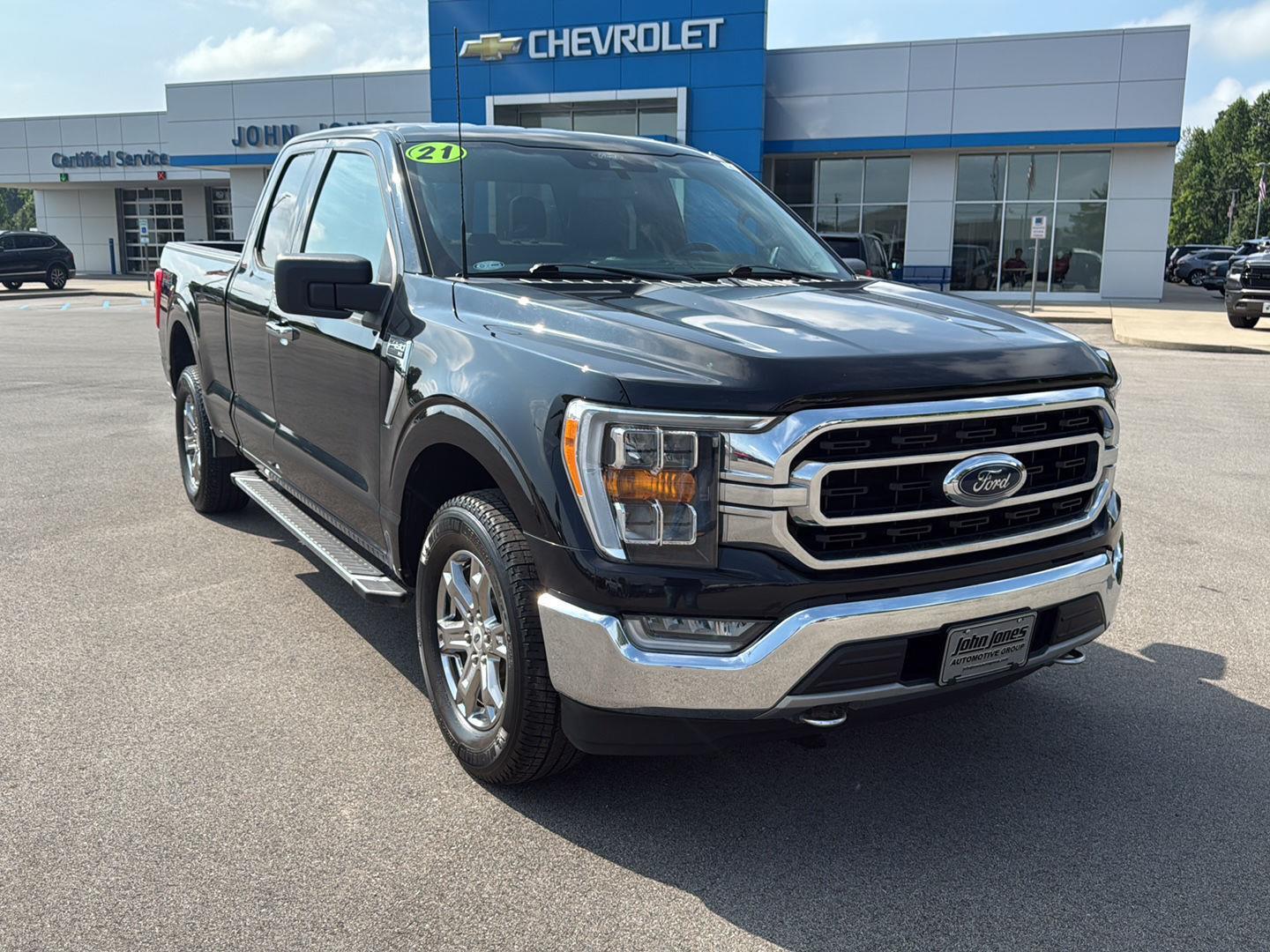 2021 Ford F-150 XLT photo 2