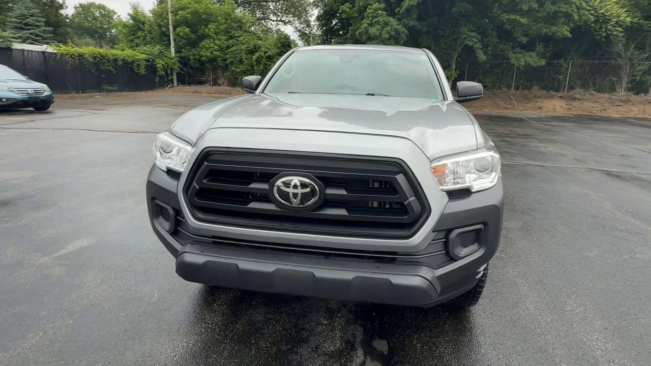 2020 Toyota Tacoma SR photo 3