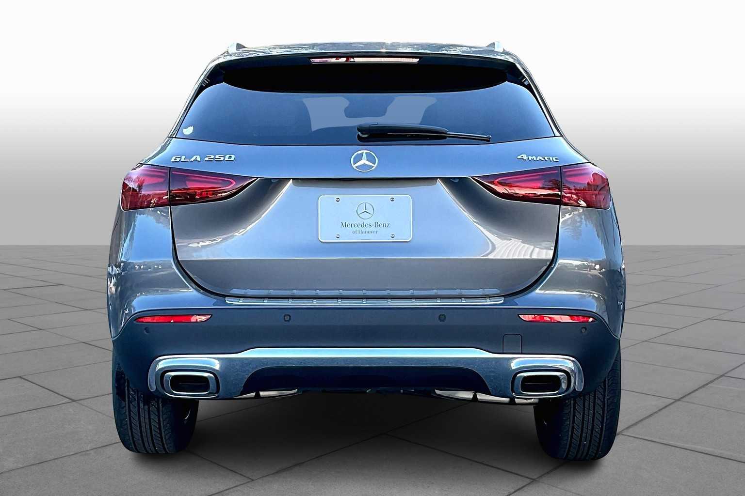 2025 Mercedes Benz GLA 250 4MATIC photo 4
