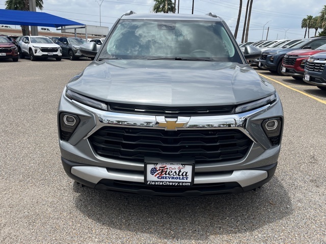 2025 Chevrolet Trailblazer LT photo 2