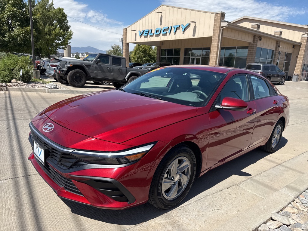 2024 Hyundai Elantra SE photo 5