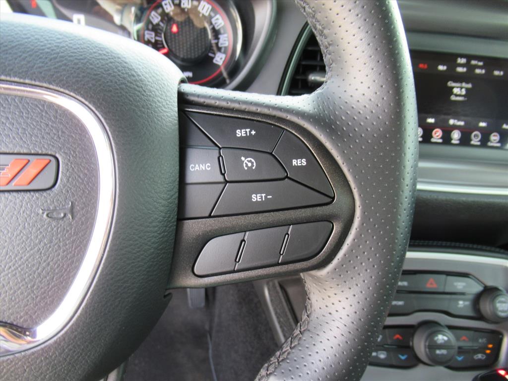 2022 Dodge Challenger SXT photo 16