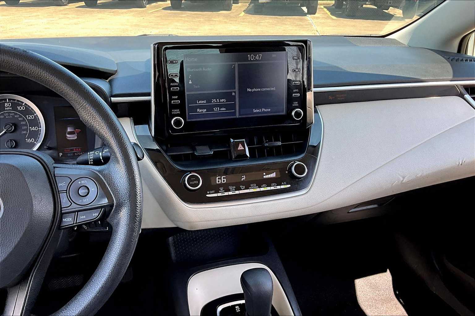 2020 Toyota Corolla LE photo 5
