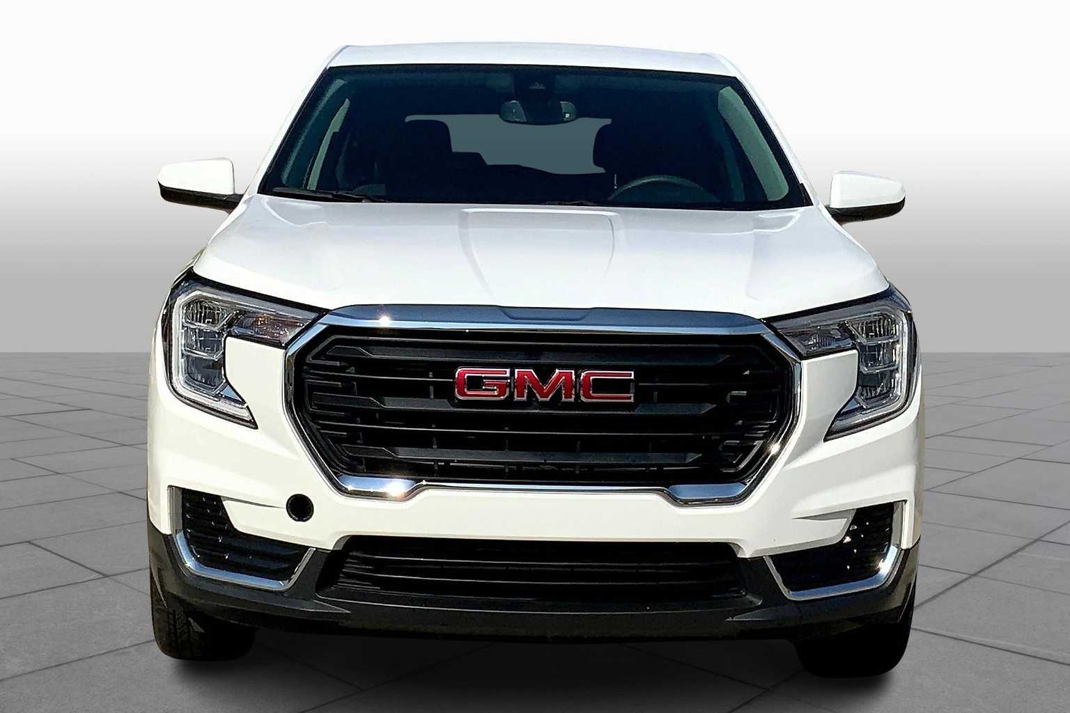 2024 Gmc Terrain SLE photo 3