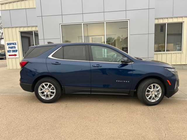 Used 2022 Chevrolet Equinox LT with VIN 3GNAXUEV1NL307626 for sale in Kansas City