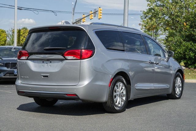 2018 Chrysler Pacifica Touring Plus photo 5