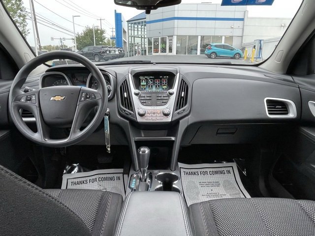 2017 Chevrolet Equinox LS photo 27