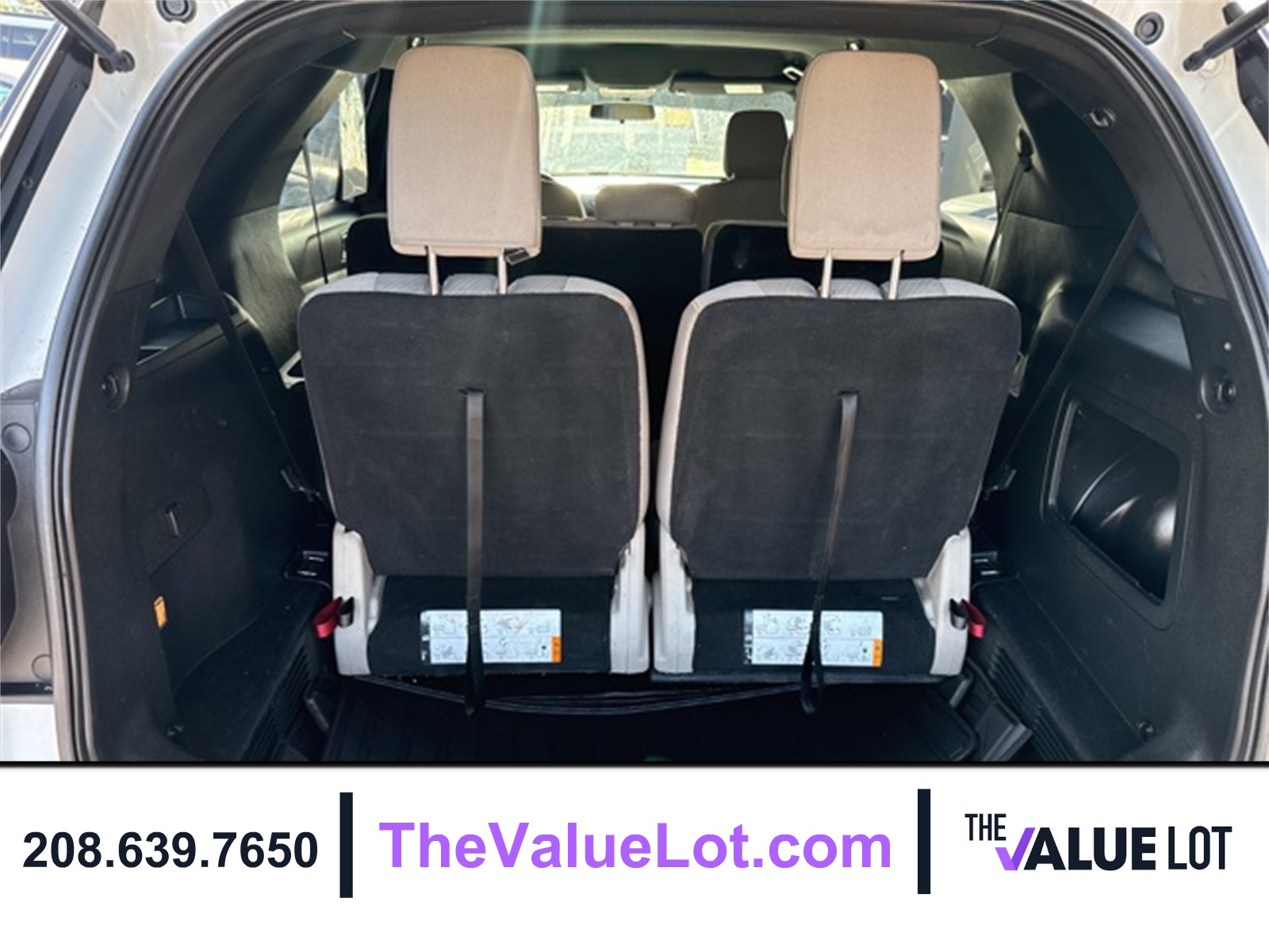 2018 Ford Explorer Base photo 17
