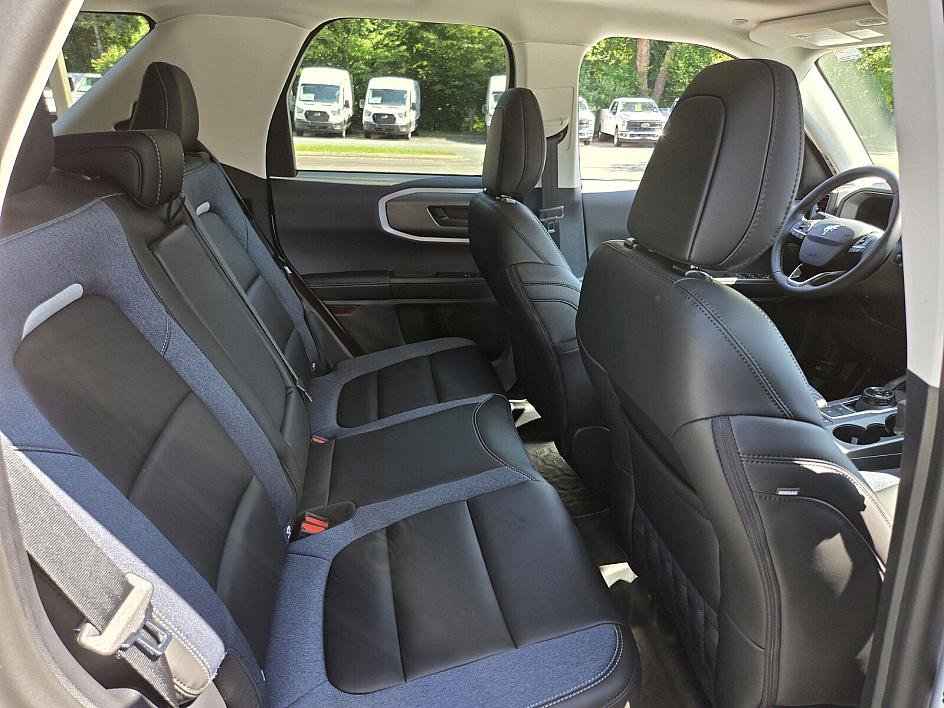 2025 Ford Bronco Sport Outer Banks photo 14