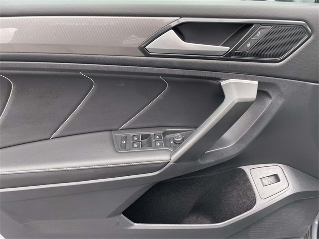 2024 Volkswagen Tiguan SE Wolfsburg Edition photo 17
