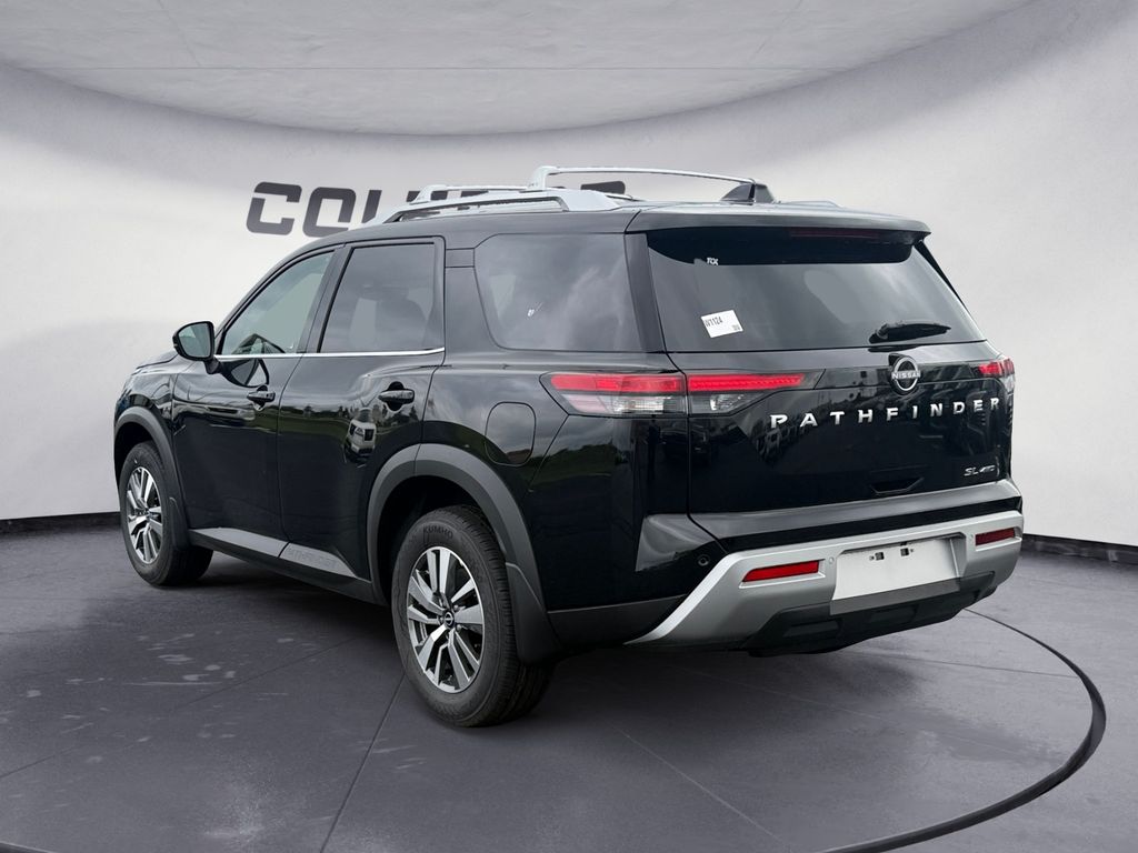 2025 Nissan Pathfinder SL photo 2