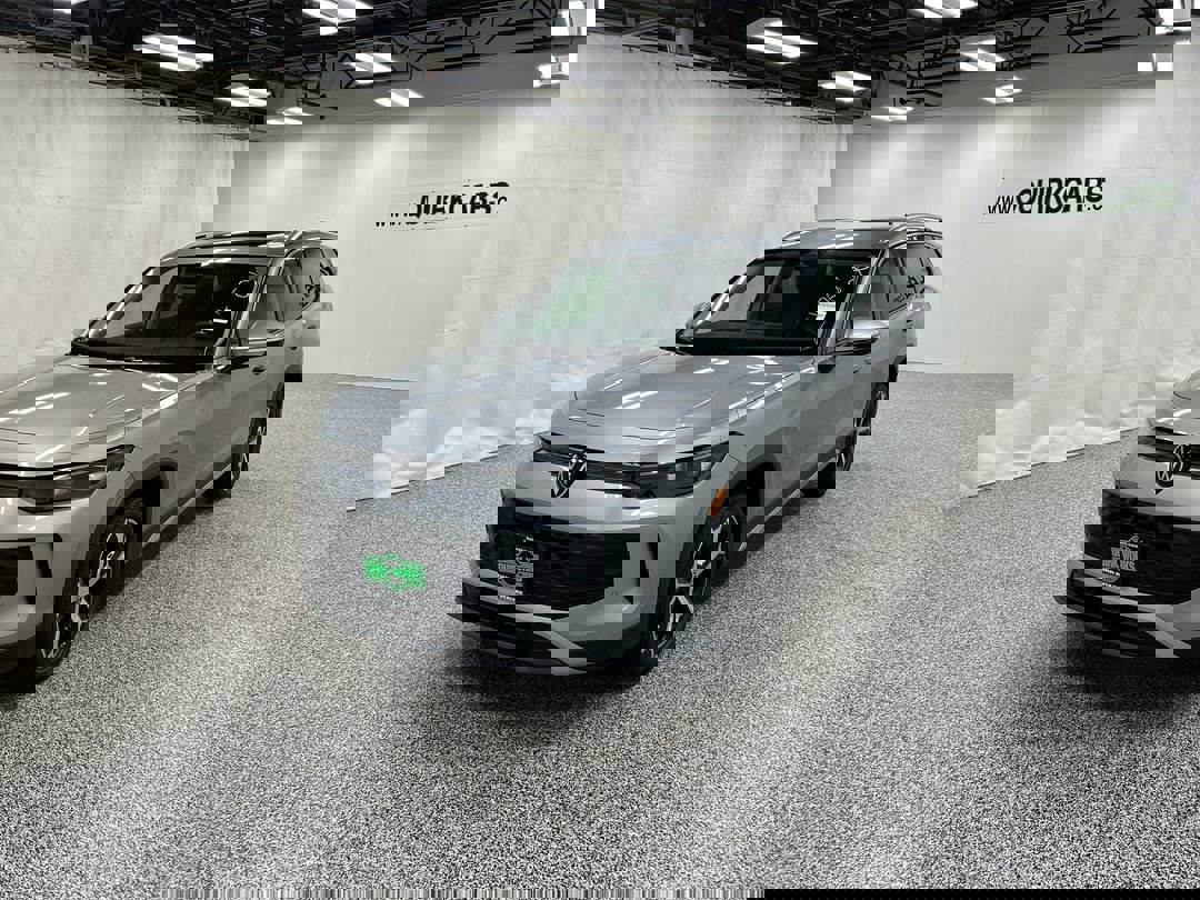 2025 Volkswagen Tiguan SE photo 2