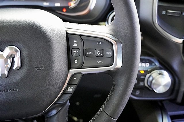 New 2026 Diamond Black Crystal Pearl-Coat Exterior Paint RAM Laramie image 44