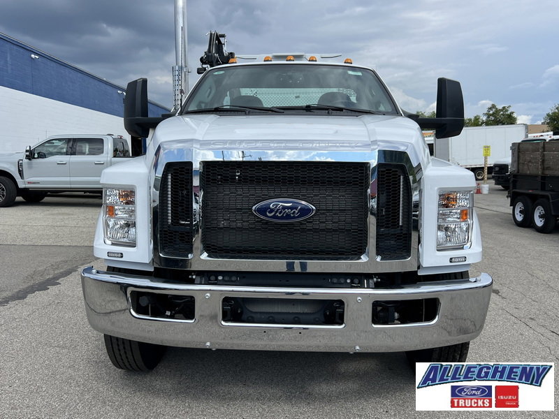 2025 Ford F-750 XL photo 3