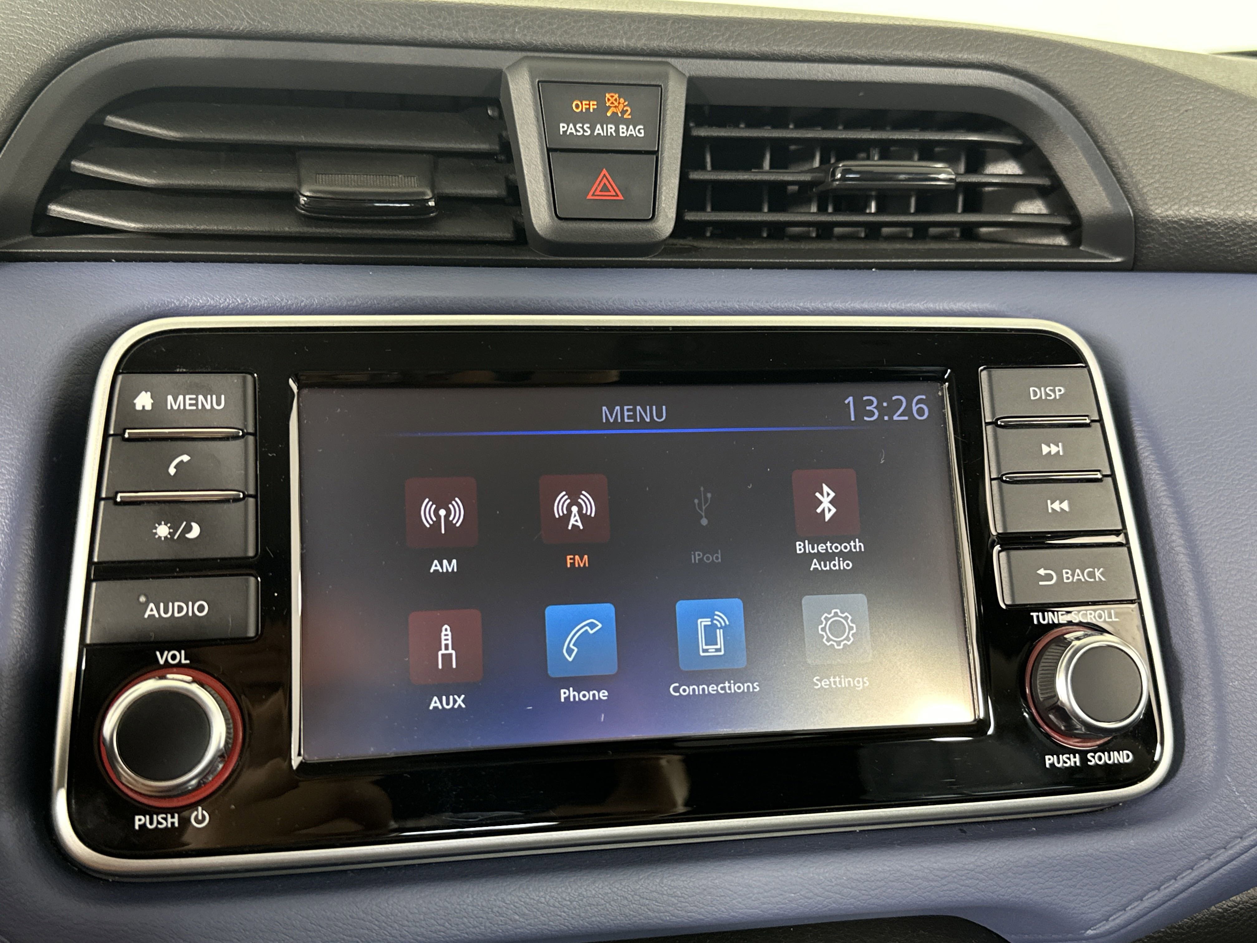 2023 Nissan Versa SV photo 2