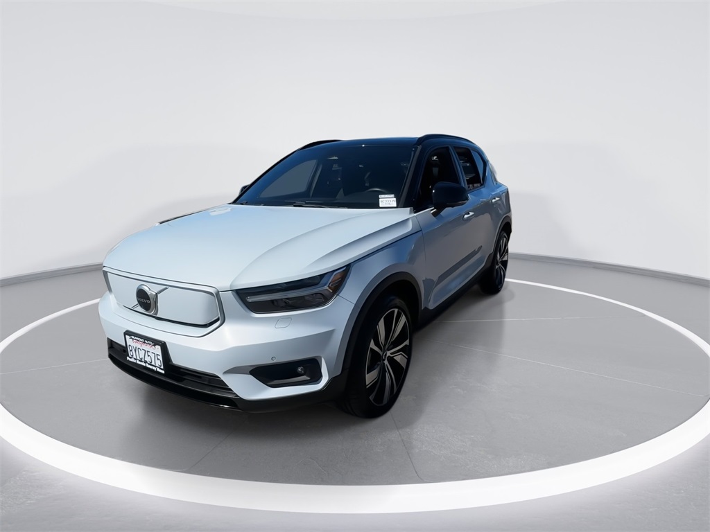 2021 Volvo XC40 Recharge P8 AWD photo 4