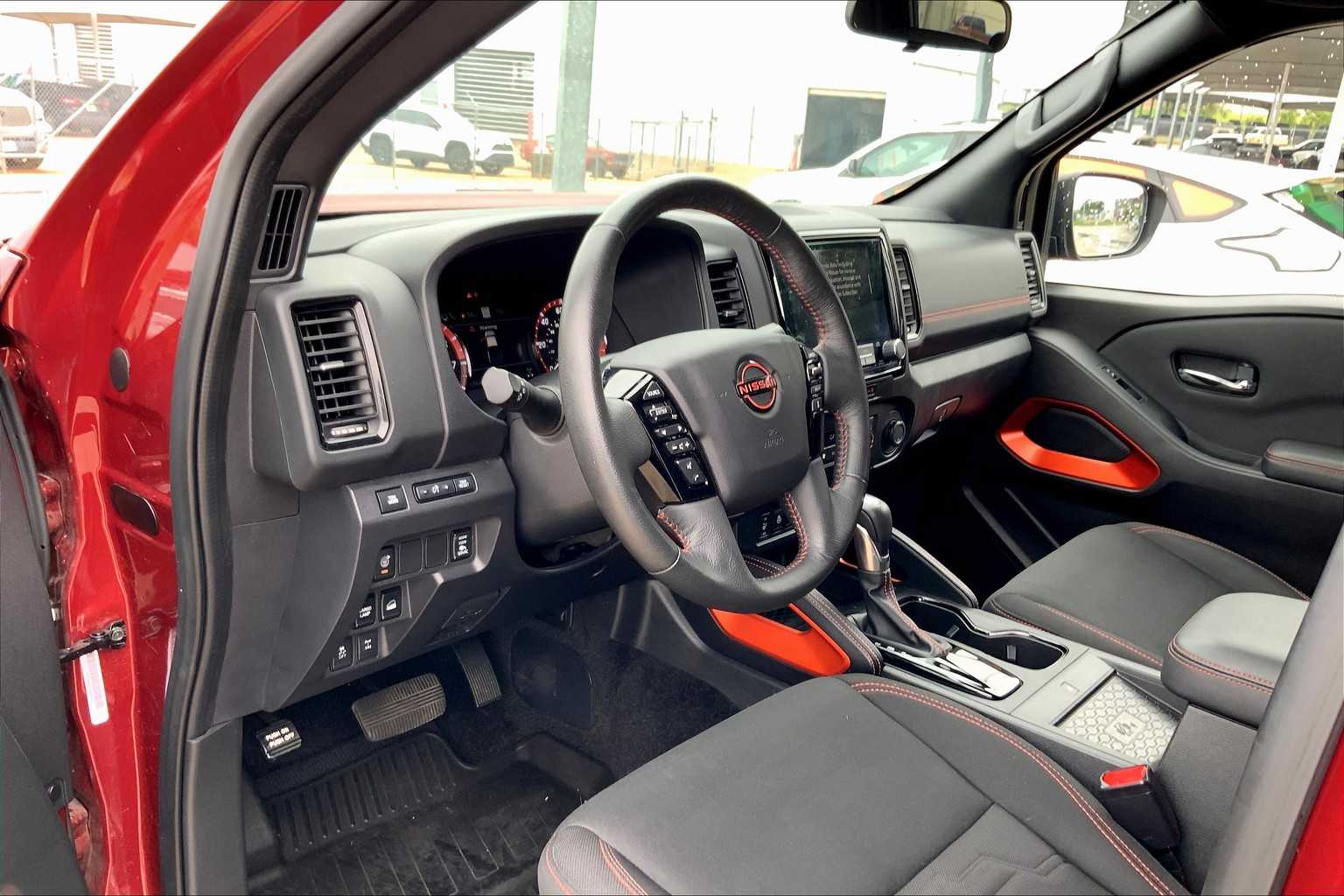 2023 Nissan Frontier PRO-4X photo 14