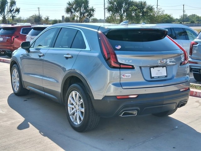 2023 Cadillac XT4 Luxury photo 2