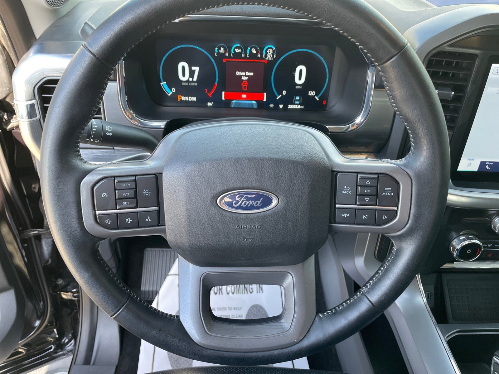2022 Ford F-150 Lariat photo 13