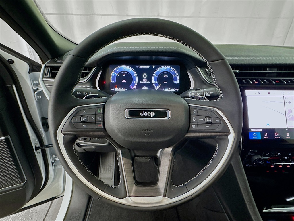 2025 Jeep Grand Cherokee Limited photo 6