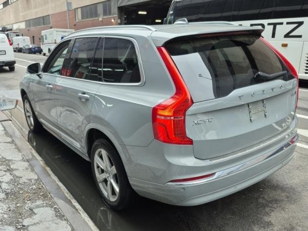 2024 Volvo XC90 B5 Core photo 3