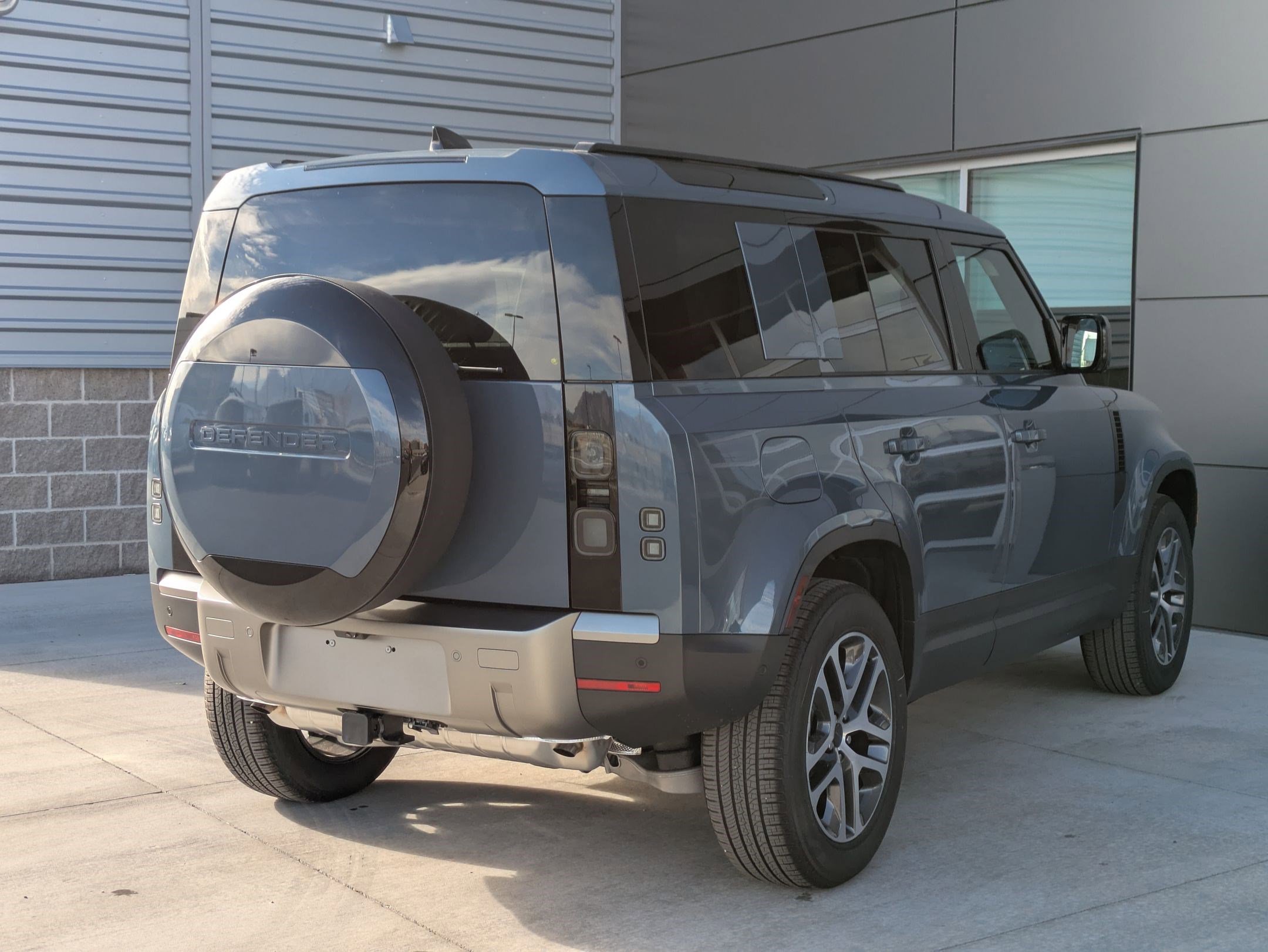 2026 Land Rover Defender 110 S photo 3